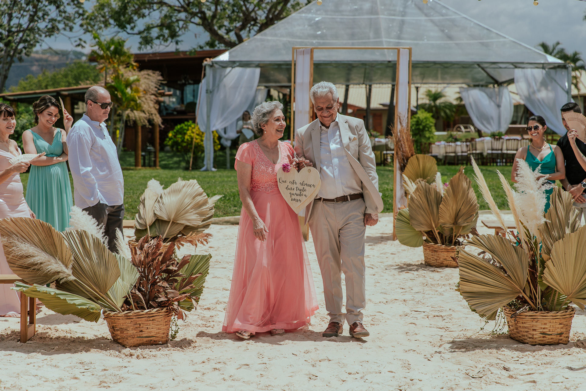 Foto Janaina e Kaique Casamento pé na Areia Foto Janaina e Kaique Casamento pé na Areia - Imagem 37