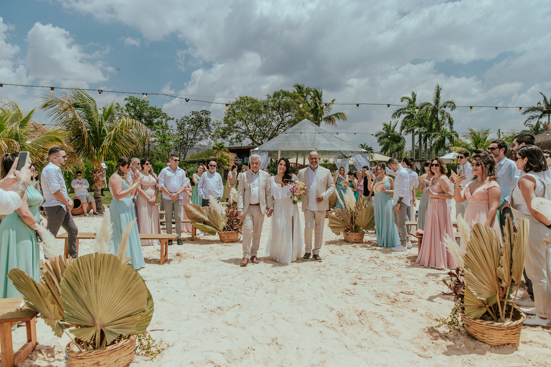 Foto Janaina e Kaique Casamento pé na Areia Foto Janaina e Kaique Casamento pé na Areia - Imagem 21