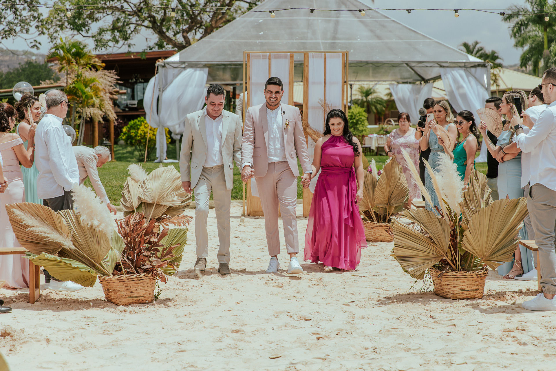 Foto Janaina e Kaique Casamento pé na Areia Foto Janaina e Kaique Casamento pé na Areia - Imagem 17