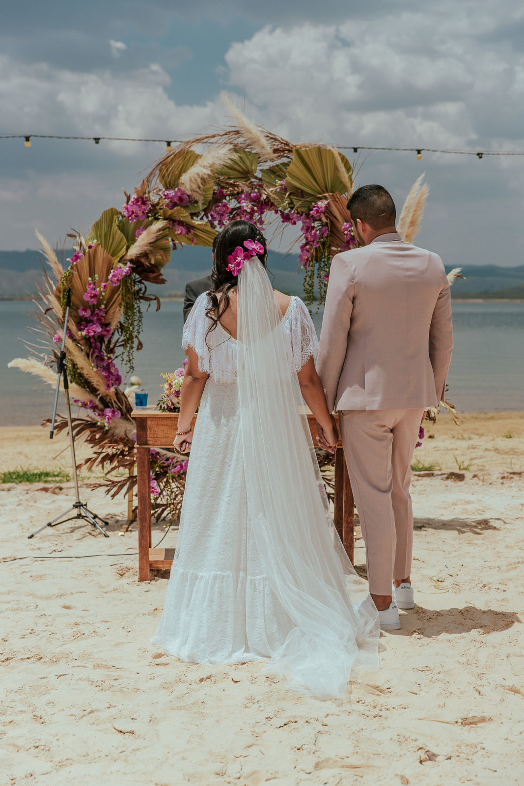 Foto Janaina e Kaique Casamento pé na Areia Foto Janaina e Kaique Casamento pé na Areia - Imagem 32