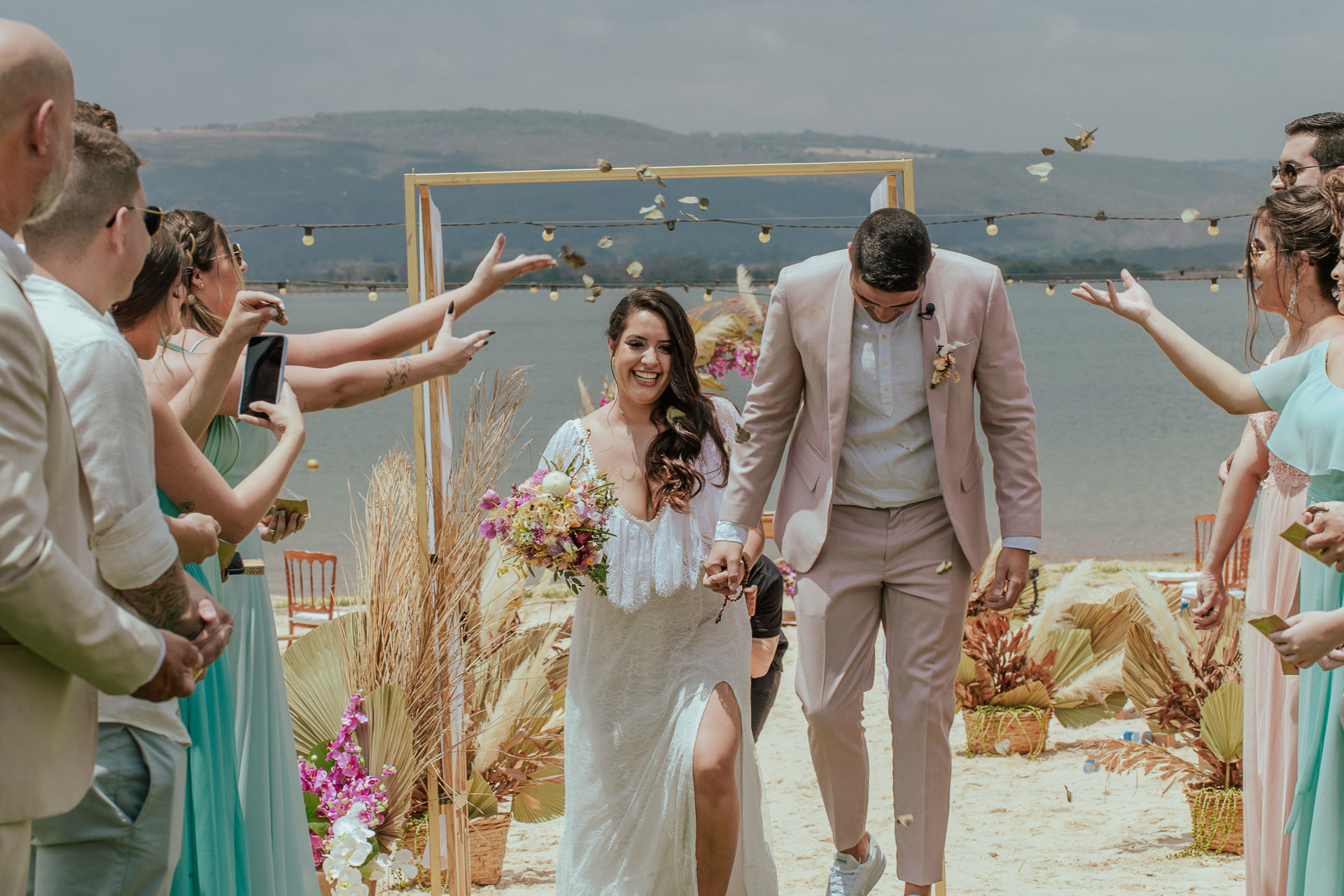 Foto Janaina e Kaique Casamento pé na Areia Foto Janaina e Kaique Casamento pé na Areia - Imagem 49