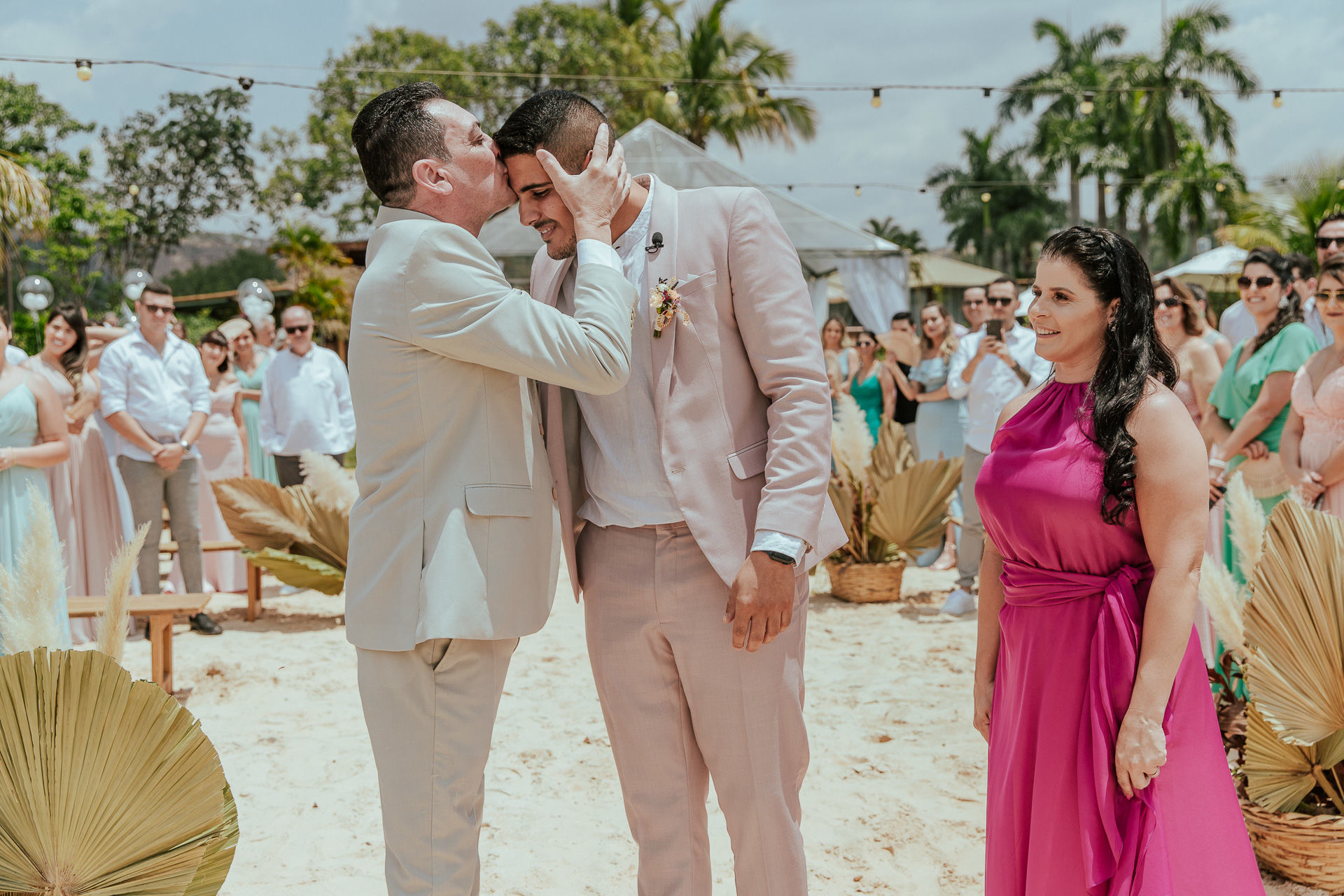 Foto Janaina e Kaique Casamento pé na Areia Foto Janaina e Kaique Casamento pé na Areia - Imagem 18
