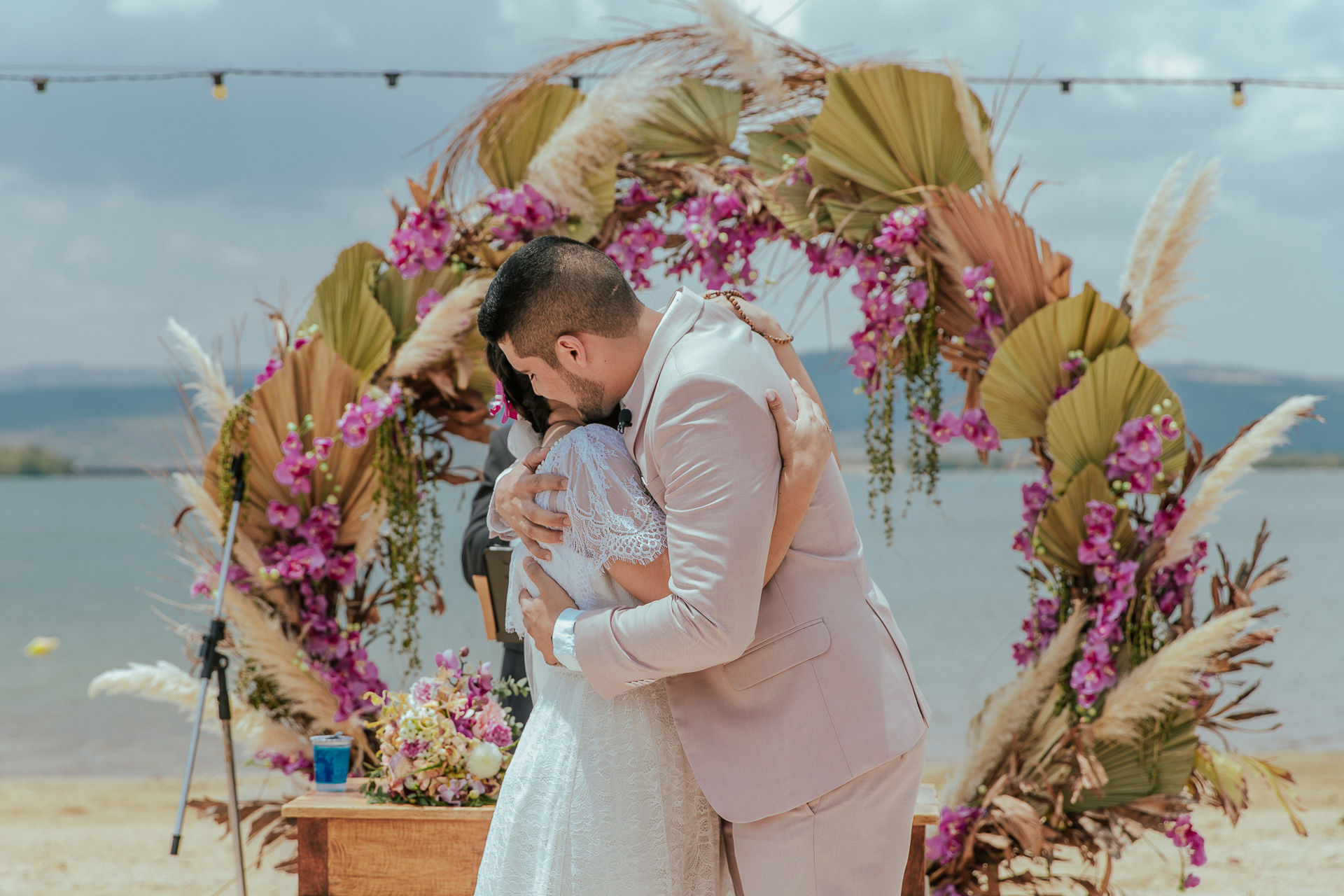Foto Janaina e Kaique Casamento pé na Areia Foto Janaina e Kaique Casamento pé na Areia - Imagem 29