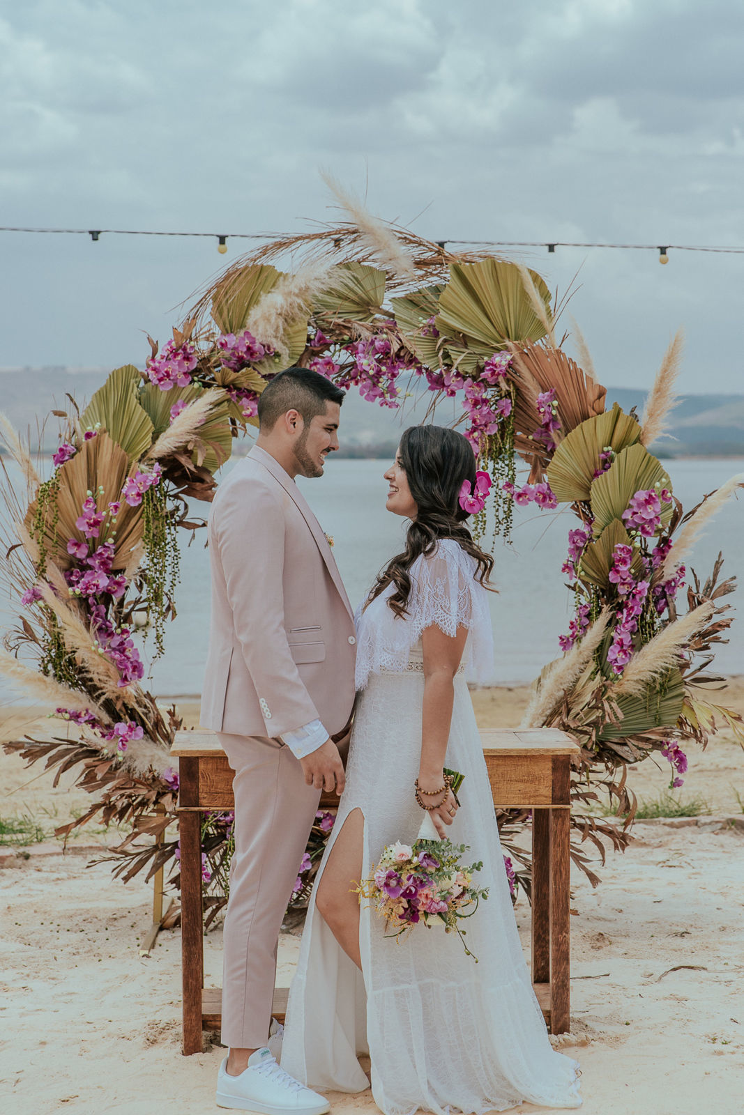 Foto Janaina e Kaique Casamento pé na Areia Foto Janaina e Kaique Casamento pé na Areia - Imagem 61