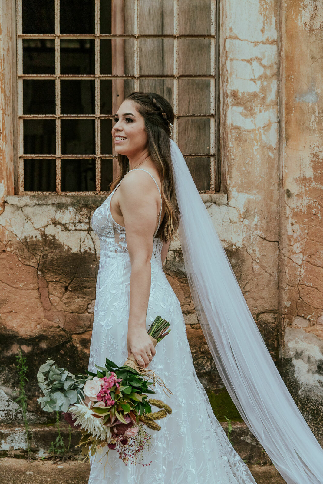 Foto Ana Laura e Luan Casamento em uma Igreja Abandonada Foto Ana Laura e Luan Casamento em uma Igreja Abandonada - Imagem 130