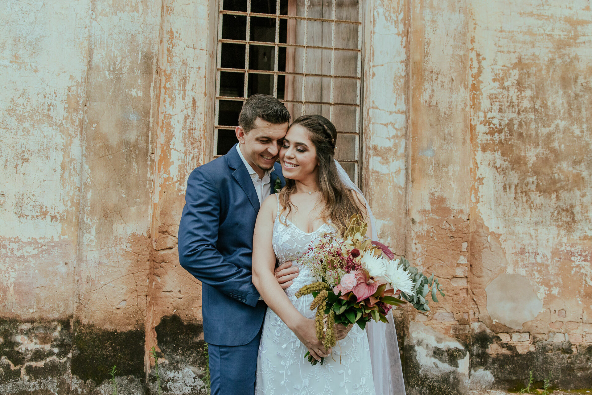 Foto Ana Laura e Luan Casamento em uma Igreja Abandonada Foto Ana Laura e Luan Casamento em uma Igreja Abandonada - Imagem 126
