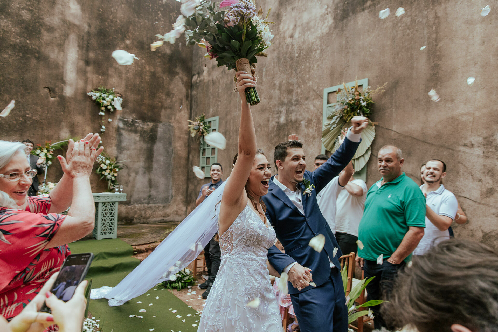Foto Ana Laura e Luan Casamento em uma Igreja Abandonada Foto Ana Laura e Luan Casamento em uma Igreja Abandonada - Imagem 123