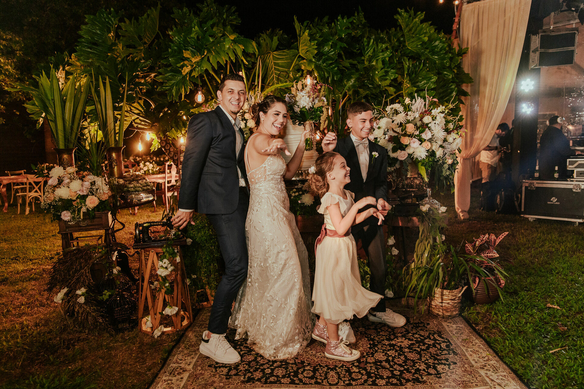 Foto Ana Laura e Luan Casamento em uma Igreja Abandonada Foto Ana Laura e Luan Casamento em uma Igreja Abandonada - Imagem 141