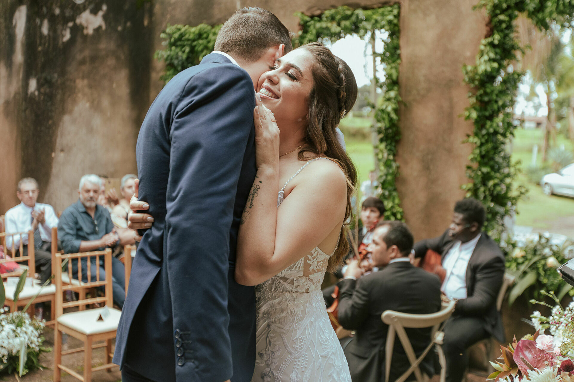 Foto Ana Laura e Luan Casamento em uma Igreja Abandonada Foto Ana Laura e Luan Casamento em uma Igreja Abandonada - Imagem 104