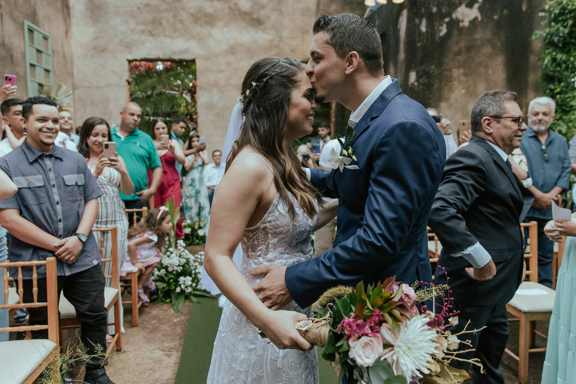 Foto Ana Laura e Luan Casamento em uma Igreja Abandonada Foto Ana Laura e Luan Casamento em uma Igreja Abandonada - Imagem 82