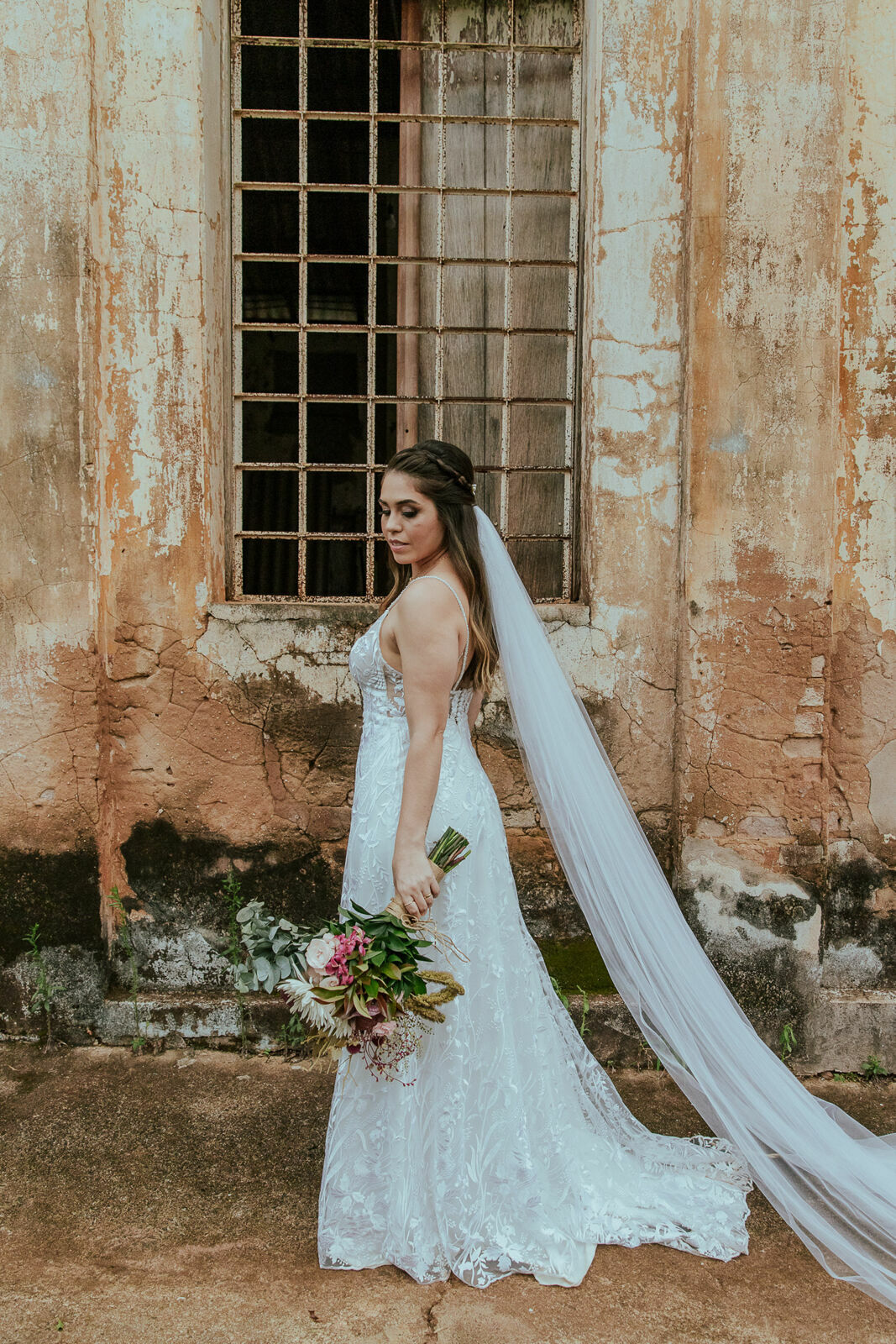 Foto Ana Laura e Luan Casamento em uma Igreja Abandonada Foto Ana Laura e Luan Casamento em uma Igreja Abandonada - Imagem 129