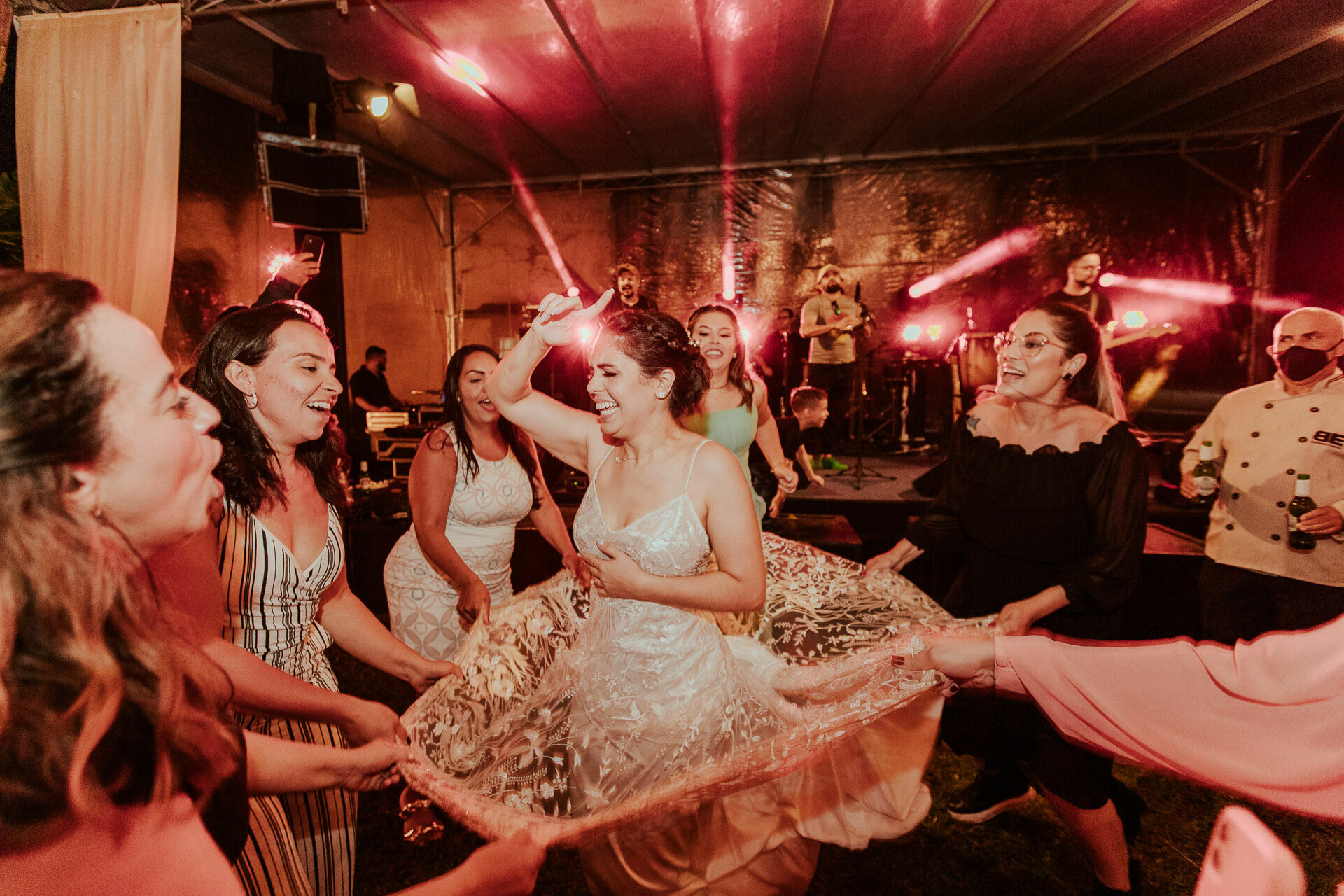 Foto Ana Laura e Luan Casamento em uma Igreja Abandonada Foto Ana Laura e Luan Casamento em uma Igreja Abandonada - Imagem 151