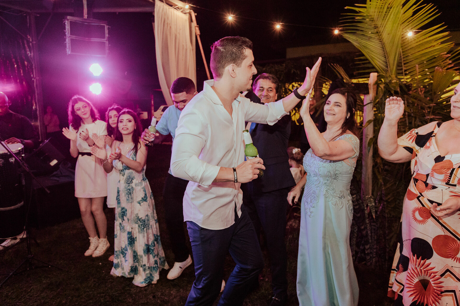 Foto Ana Laura e Luan Casamento em uma Igreja Abandonada Foto Ana Laura e Luan Casamento em uma Igreja Abandonada - Imagem 171
