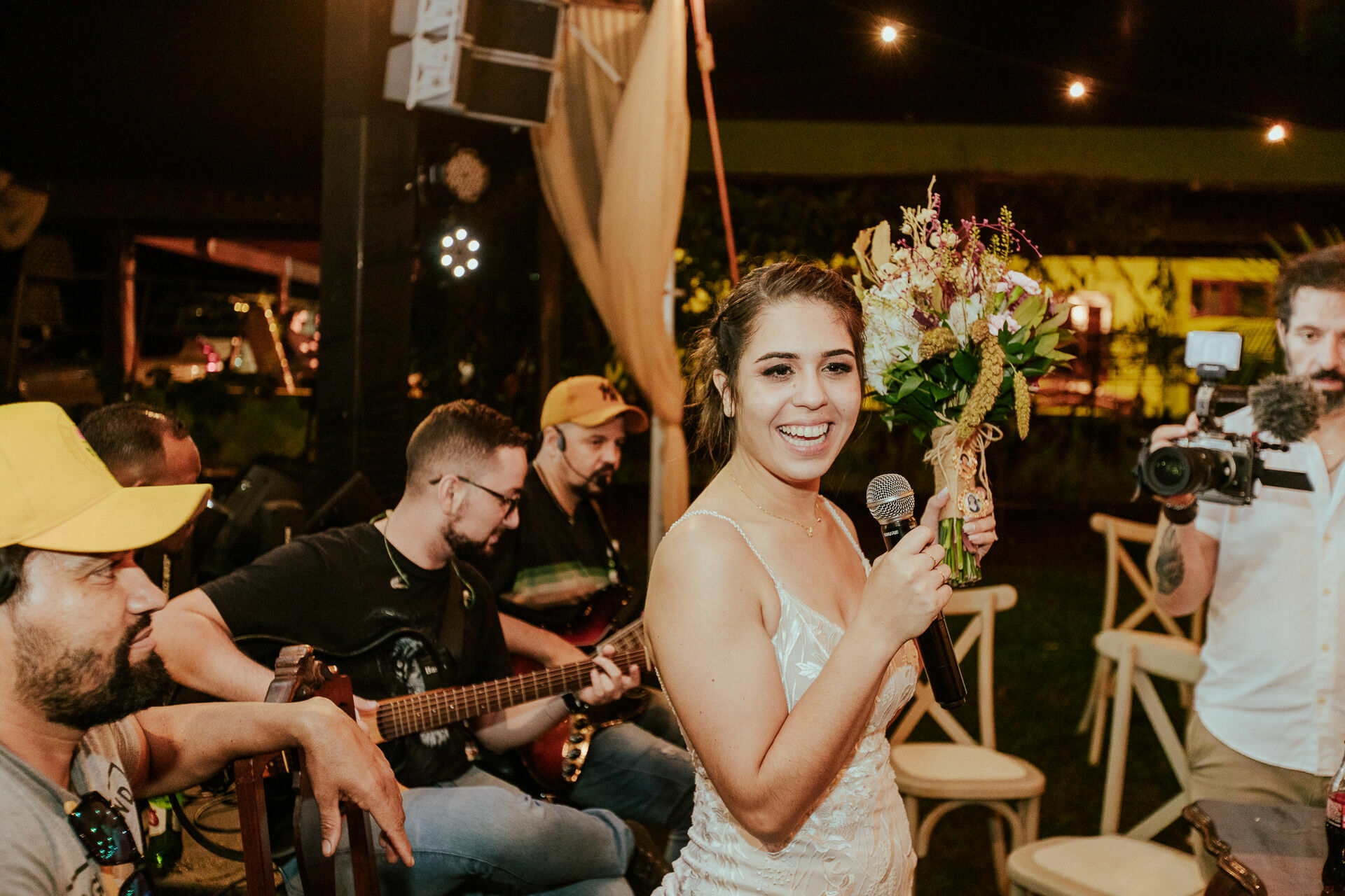 Foto Ana Laura e Luan Casamento em uma Igreja Abandonada Foto Ana Laura e Luan Casamento em uma Igreja Abandonada - Imagem 198