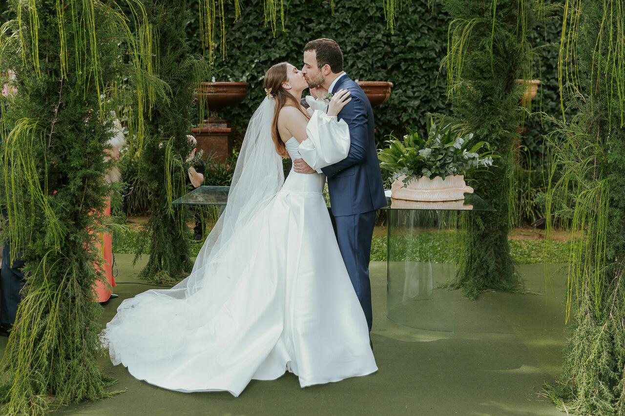 Foto Paula e Caio Casamento ao ar Livre no Villa Casuarina Foto Paula e Caio Casamento ao ar Livre no Villa Casuarina - Imagem 73