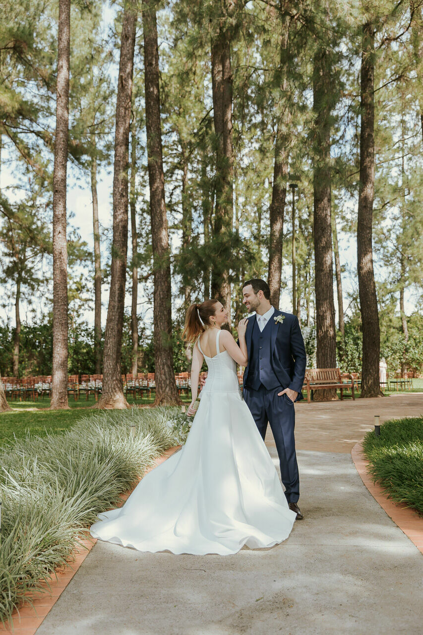Foto Paula e Caio Casamento ao ar Livre no Villa Casuarina Foto Paula e Caio Casamento ao ar Livre no Villa Casuarina - Imagem 89