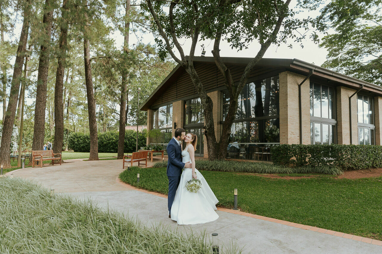 Foto Paula e Caio Casamento ao ar Livre no Villa Casuarina Foto Paula e Caio Casamento ao ar Livre no Villa Casuarina - Imagem 85