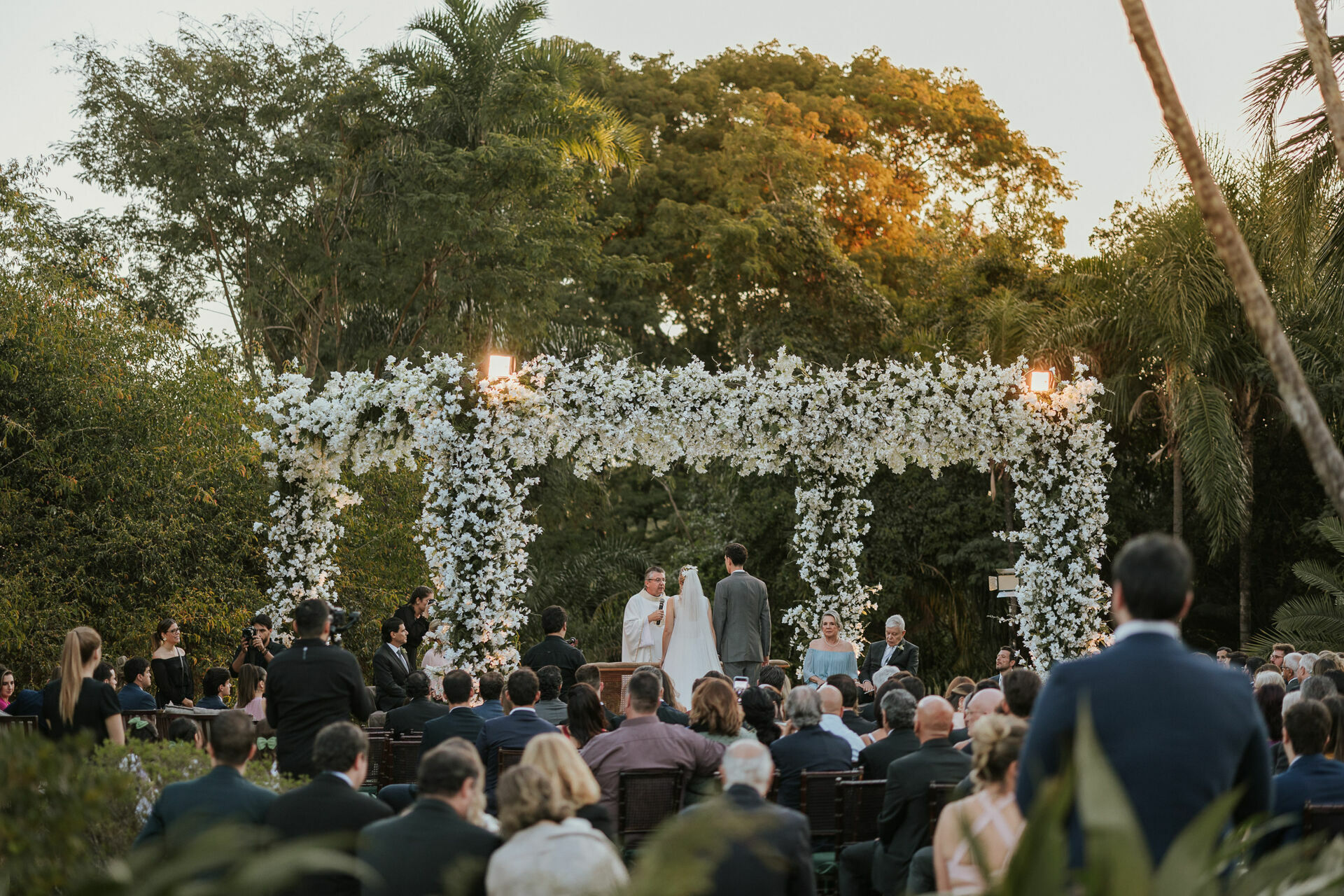 Foto Amanda e Eduardo - Casamento ao ar Livre ao entardecer Foto Amanda e Eduardo - Casamento ao ar Livre ao entardecer - Imagem 187
