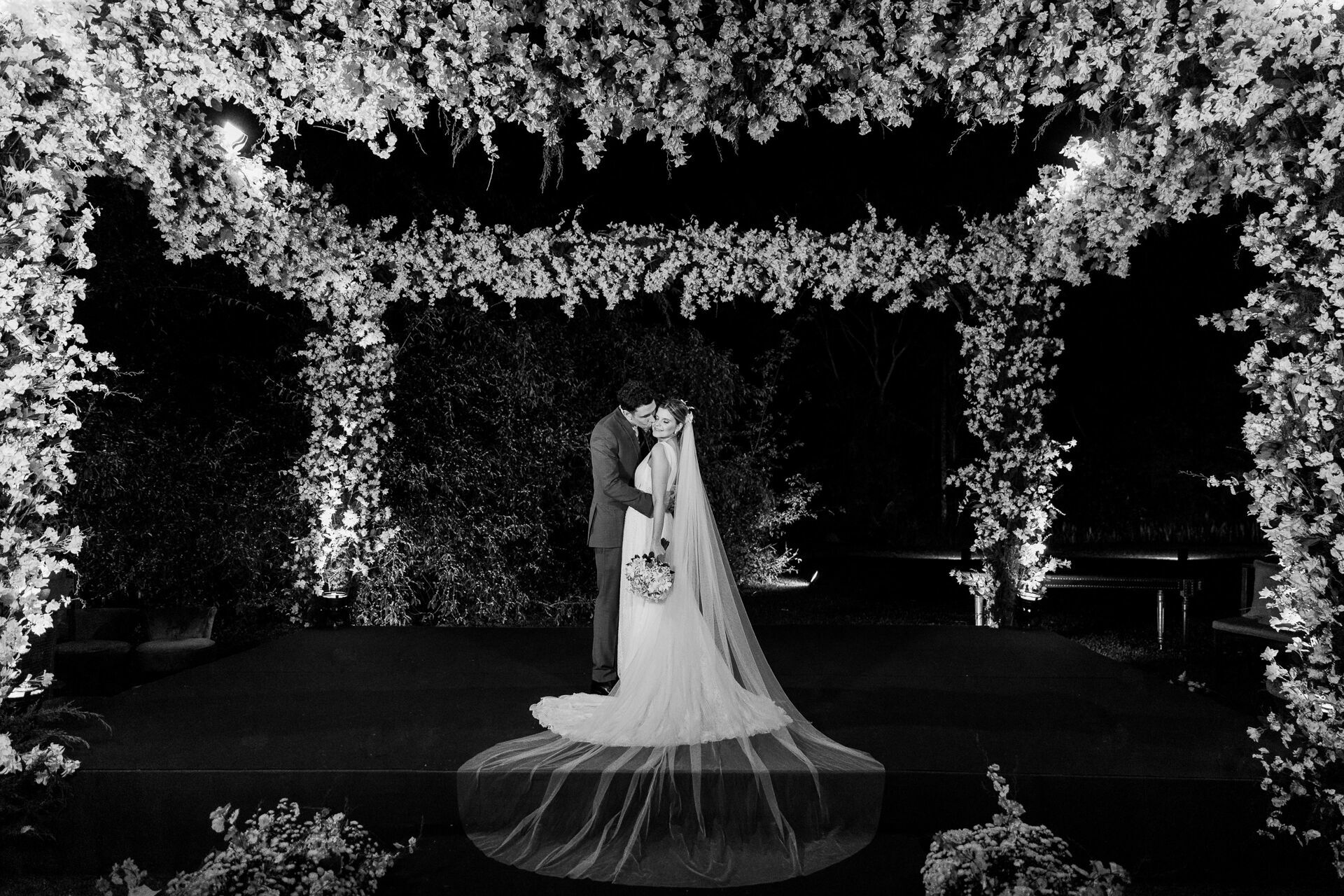 Foto Amanda e Eduardo - Casamento ao ar Livre ao entardecer Foto Amanda e Eduardo - Casamento ao ar Livre ao entardecer - Imagem 247